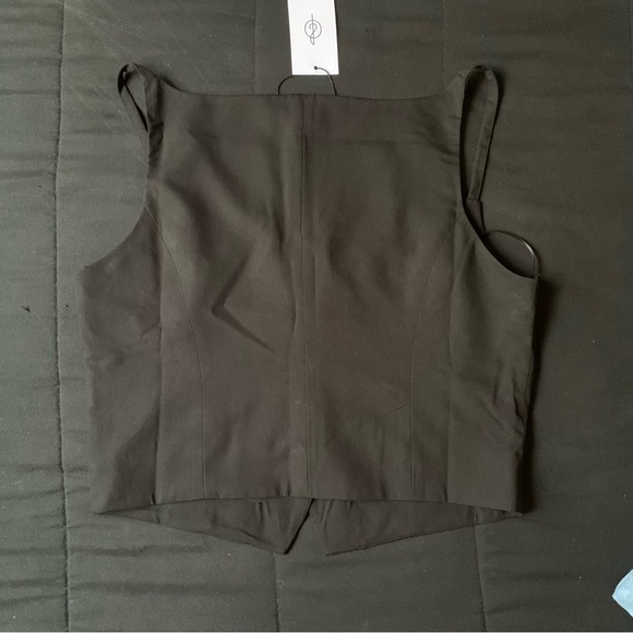 Stradivarius Formal top with buttons in Large Black Vest - Picture 4 of 5